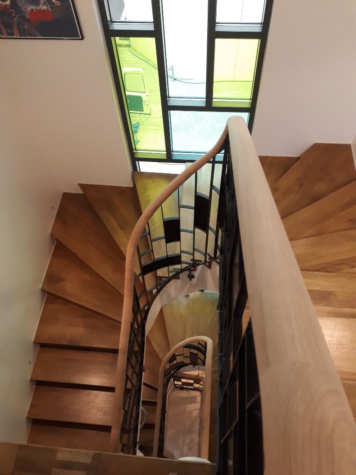 Rampe débillardée d’escalier : courbe complexe